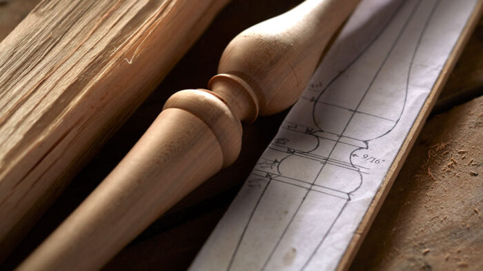 broches en bois fabriquées sur des tours