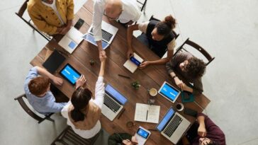 featured image: customer acquisition strategy