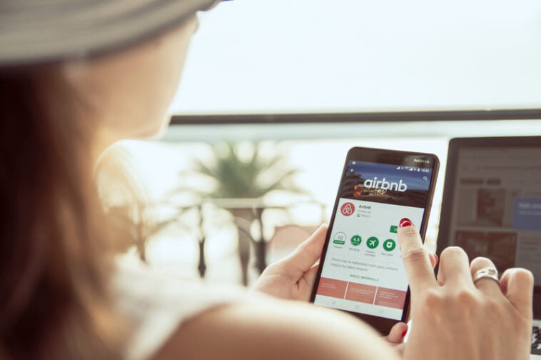 featured image: How Does Airbnb Make Money