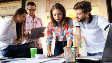 featured image: Creating Your Startup Pitch Deck- 4 Must-Haves