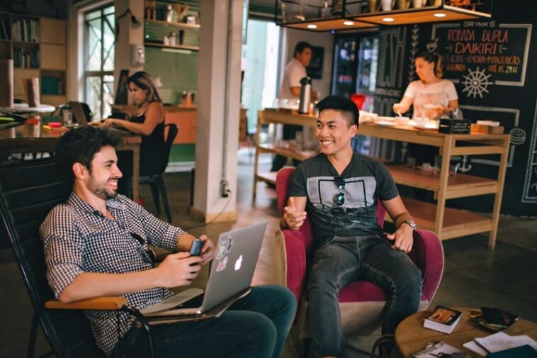 featured image: Franchisee vs Franchisor- What's The Difference?