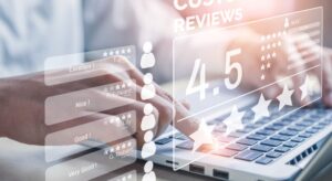 Intégration de mots-clés locaux et gestion des avis en ligne